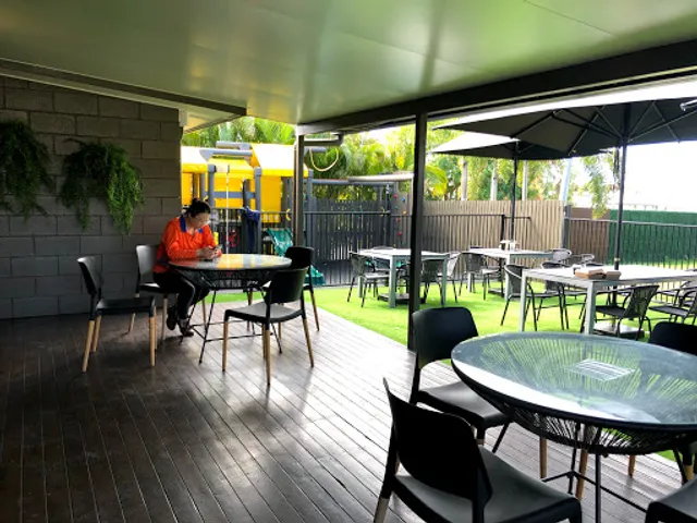 Le Sorelle Coffee House Bowen NQ