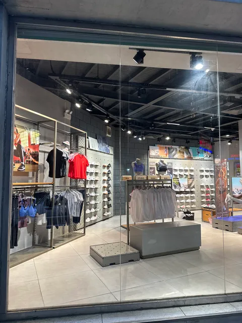 Adidas Store