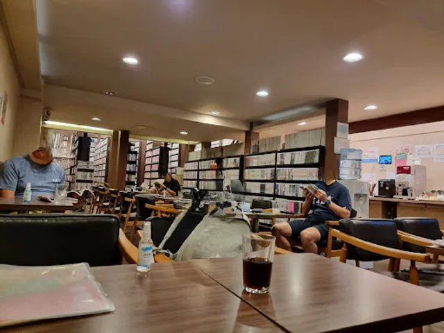 Haru Ranman comic Cafe & Bar