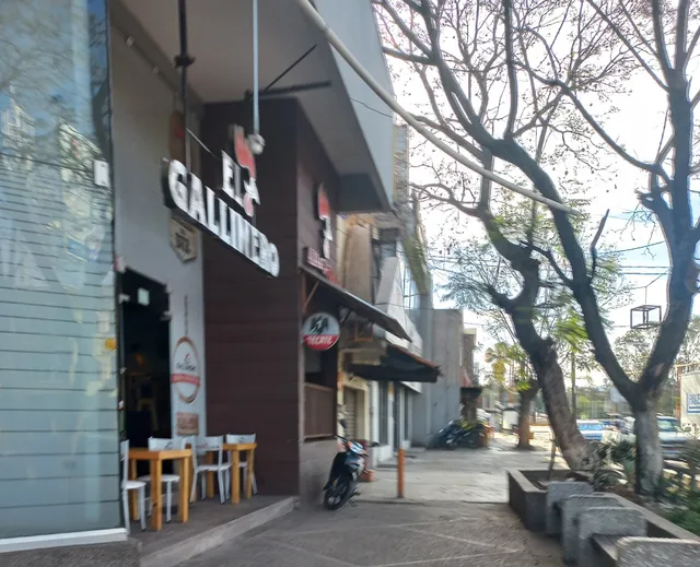 El Gallinero Alas & Caguamas