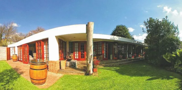 COSY DEN Guest House B&B