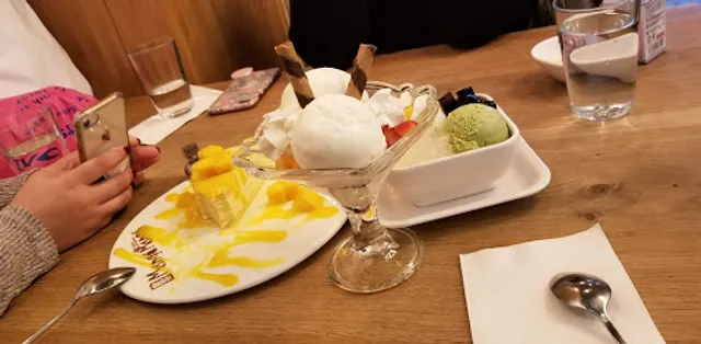 Mango Mango Dessert - Philly Chinatown