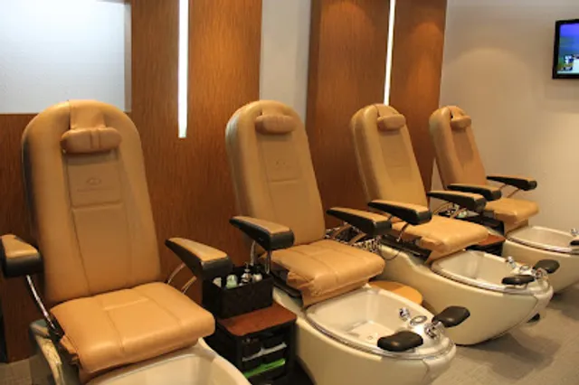 Lash Decor and Serenity Spa (79st)