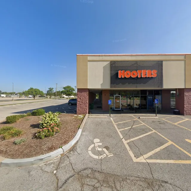 Hooter's Burger Bar