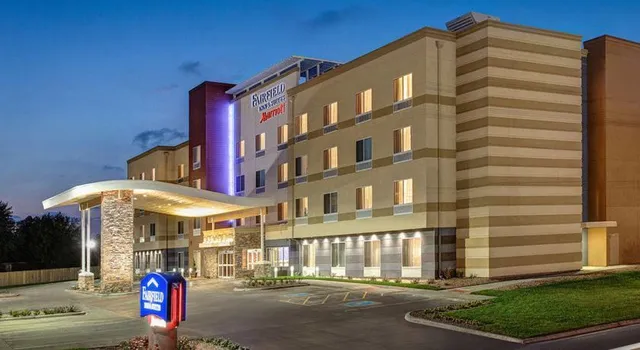 Fairfield by Marriott Inn & Suites Lancaster East at The Outlets