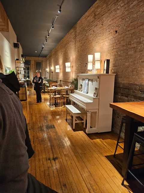 Burnt Rose Wine Bar & Restaurant