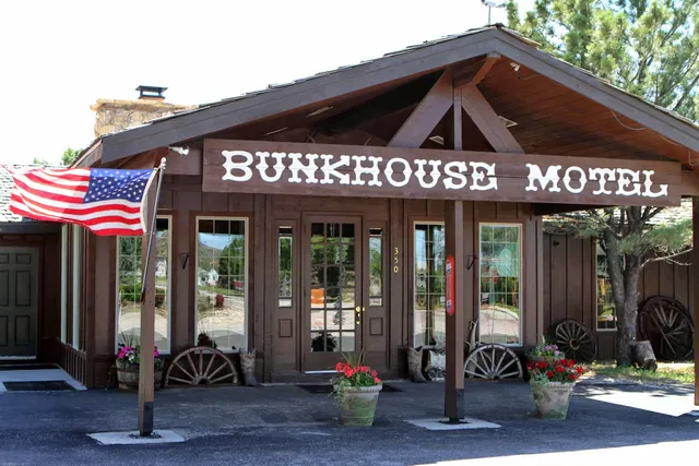 Bunkhouse Motel