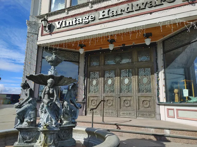 Vintage Hardware & Lighting