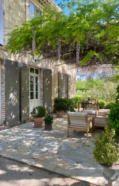 Mas Les Fleurs d'Hilaire et gîte Crillon