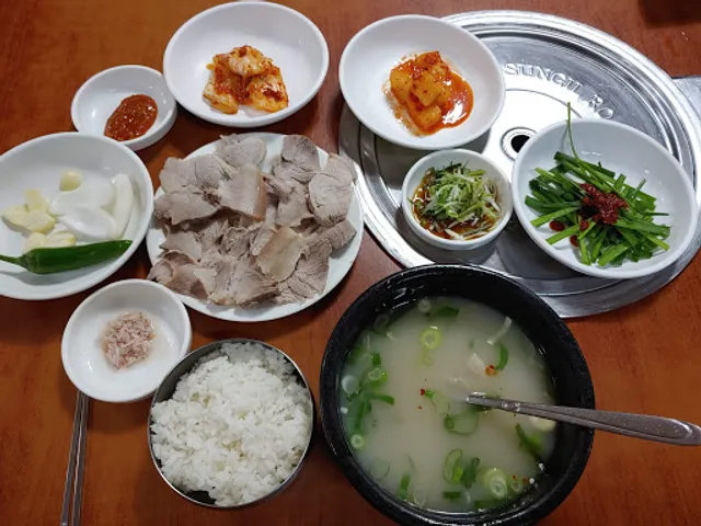 JoongAng Dwaeji Gukbap