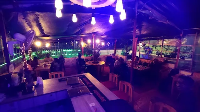 FLORA & FAUNA Bar & Restaurant