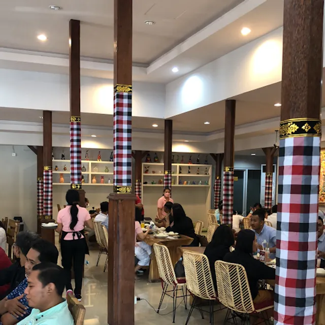 Ayam Betutu Ibu Mira Dewi Sri