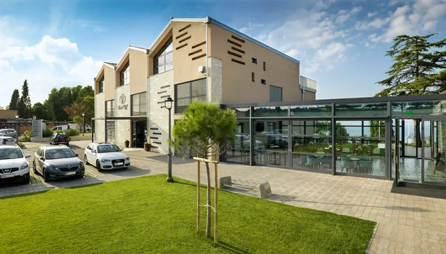 Cliff Hotel & Spa 4*