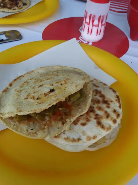 Gorditas de harina y de maíz el MANÁ
