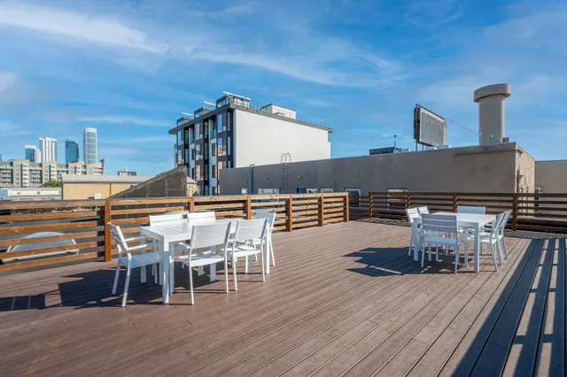 StartupHQ - 880 Harrison St