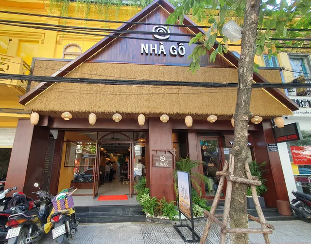 Nhà Gỗ Restaurant Da Nang