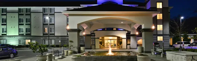 Holiday Inn Express & Suites Tacoma South - Lakewood by IHG