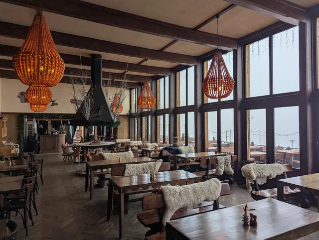 RESTAURACJA SCHRONISKO GUBAŁÓWKA