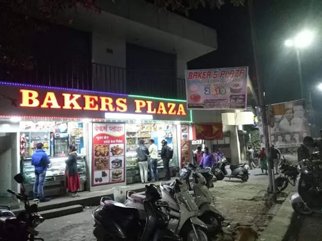 Bakers Plaza