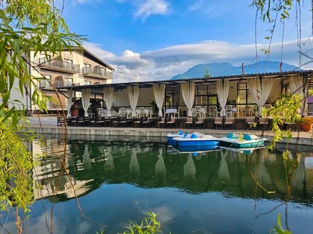 Cazare cu Restaurant Borsa Complex Pescăresc Gura Repezii