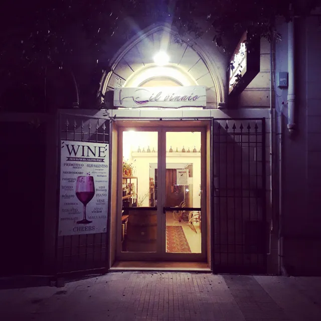 Il Vinaio Vini Sfusi Di Manduria e del Salento - Cantina Enoteca Wine shop