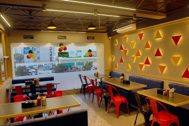 Real Paprika,kuvadva road Rajkot