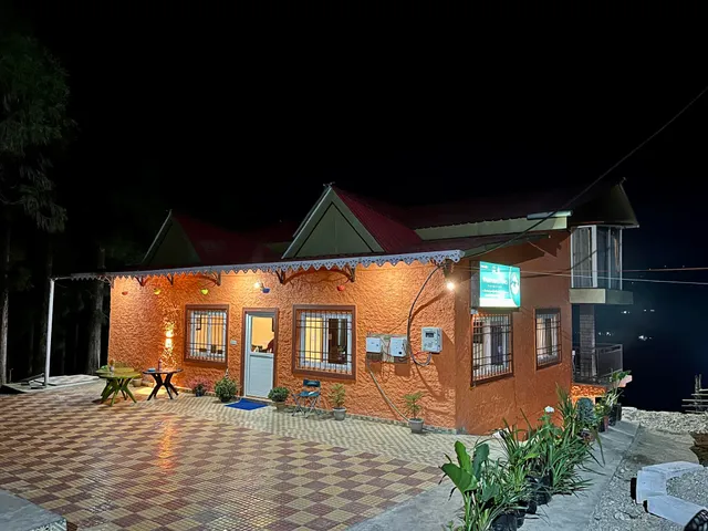 Whispering Pines Farmstay