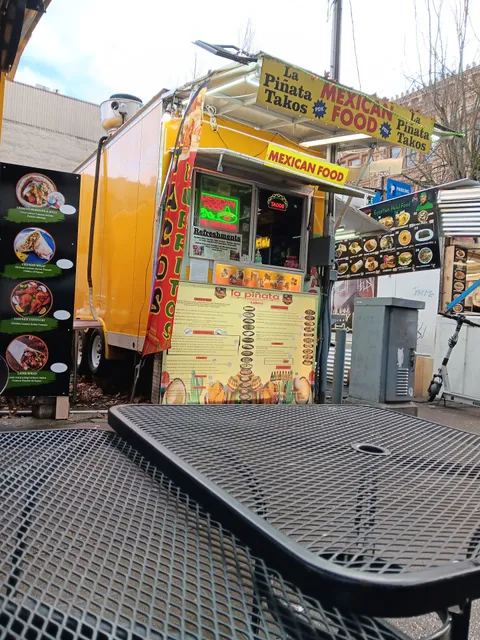 La Piñata Takos