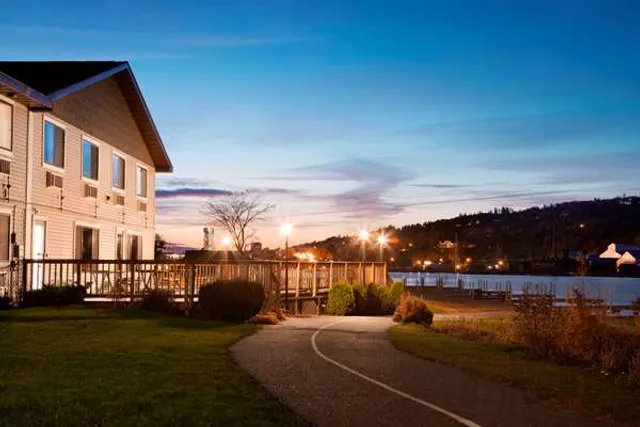 Super 8 by Wyndham Houghton