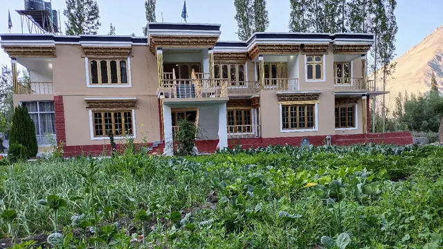 Latsas Ecolodge Guest House Hunder