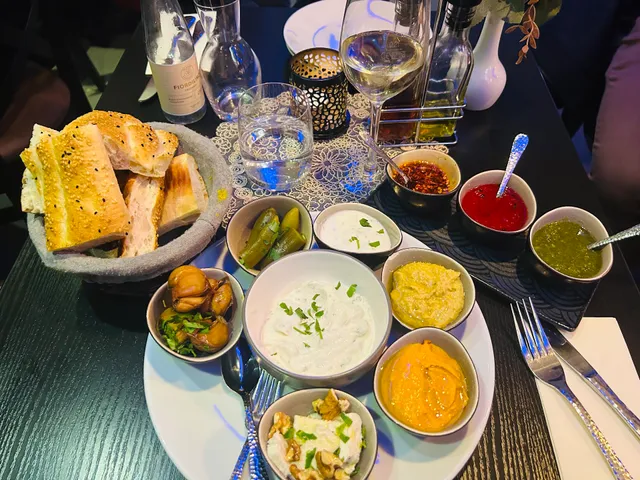 Roshan Afghanisches Restaurant رستورانت افغانی روشن