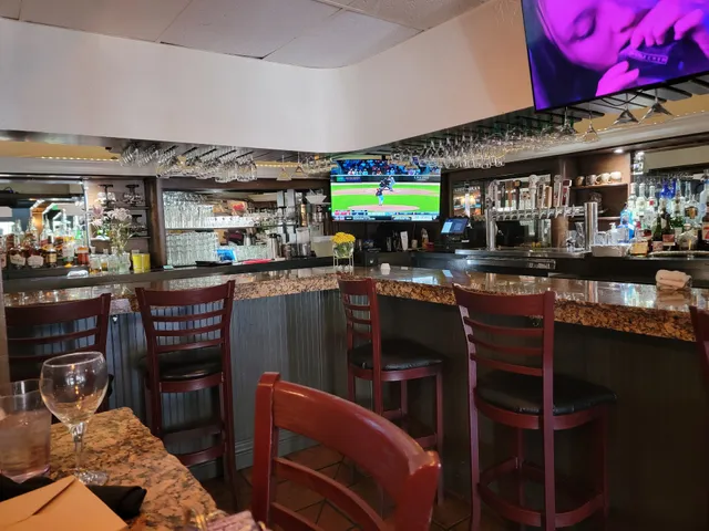 Deer Creek Bar & Grill