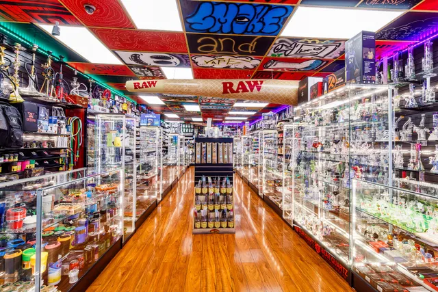 Happy Daze Smoke & Vape