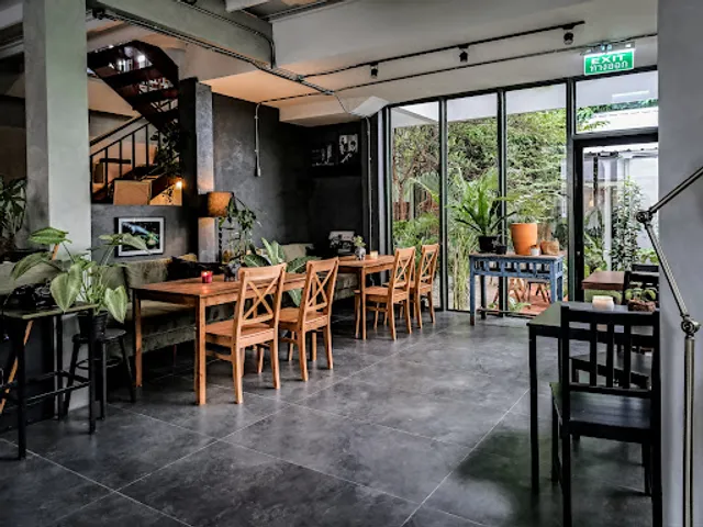 Earth House | Restaurant | Wine Bar