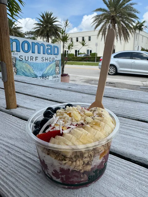 Nomad Surf Juice and Coffee