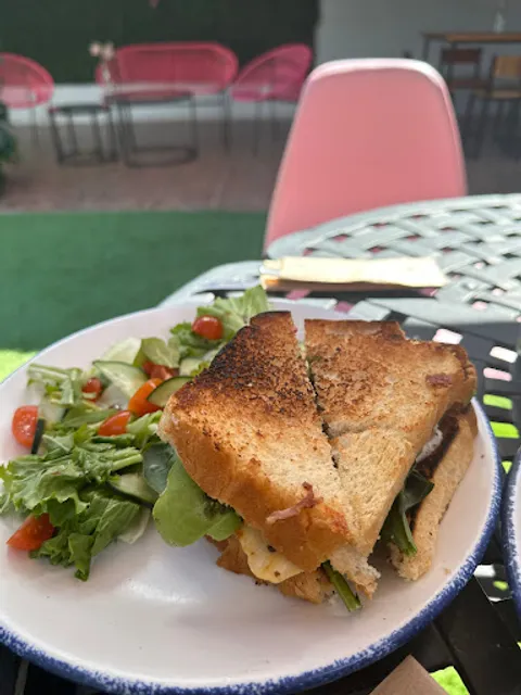 La Josefa Coffee & Brunch