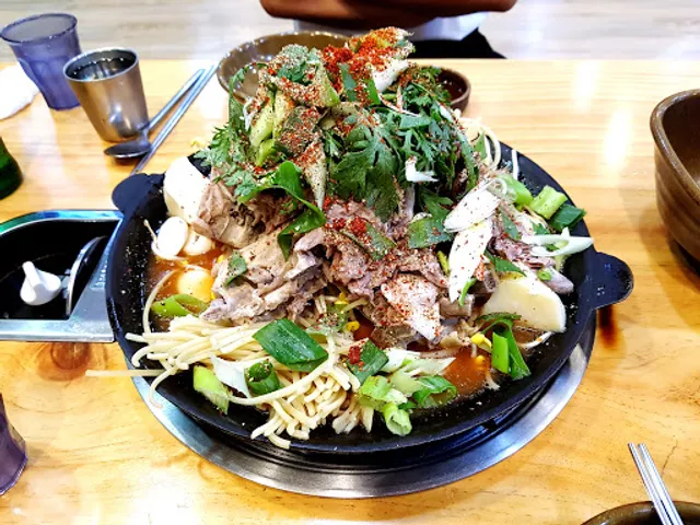 솥뚜껑감자탕퇴계점