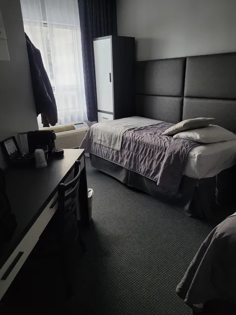 50 Rene Levesque Ouest