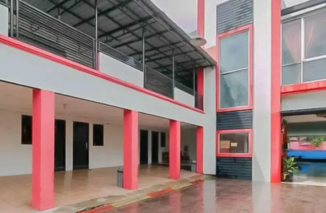 RedDoorz Plus Syariah @ Cibadak Sukabumi