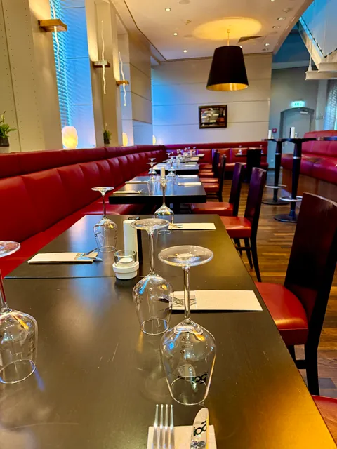 Engels, das Bistro an der Oper