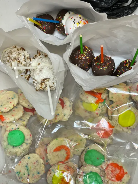 Blondie’s Cakes and Pies