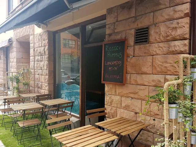 Reggev Hummus