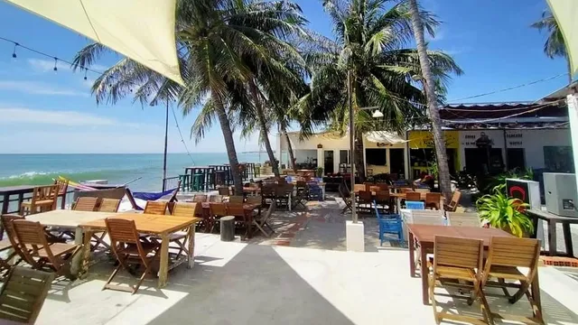 PIT STOP Food Court - Eat Drink Relax