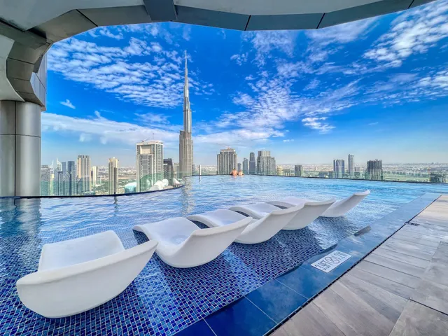 Highest infinity Pool in Downtown Dubai