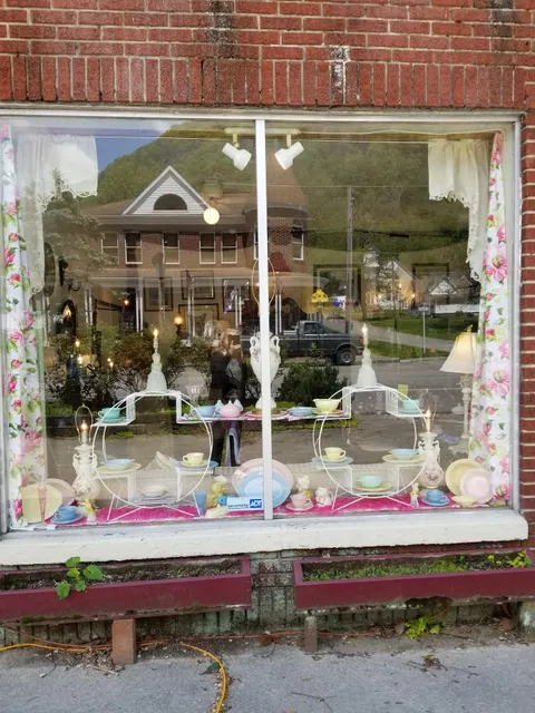 Whistle Stop Antiques