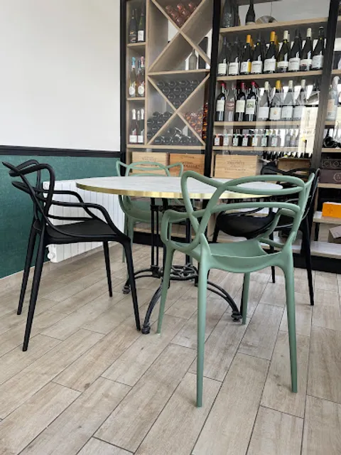 Le W Restaurant, Cave à Vin, Kusmi tea