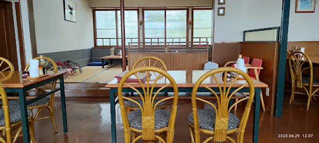 ファミリー レストラン ぽぷり亭