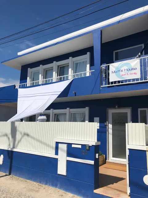 MOM’S HOUSE surf & family