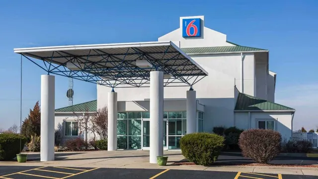 Motel 6 Dale Indiana |Near Travel America | Lowest on I64|Truck Parking| Extended Stay Available