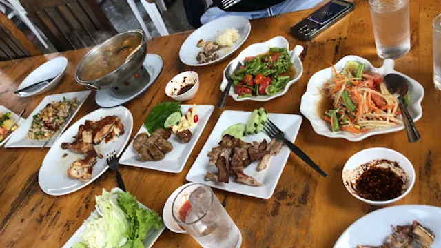 Phu Ruea Roast Chicken Restaurant